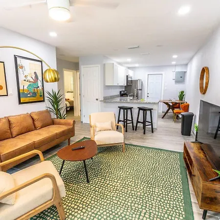 Trendy Home By Jet Skis, Parks & Art Hotspots